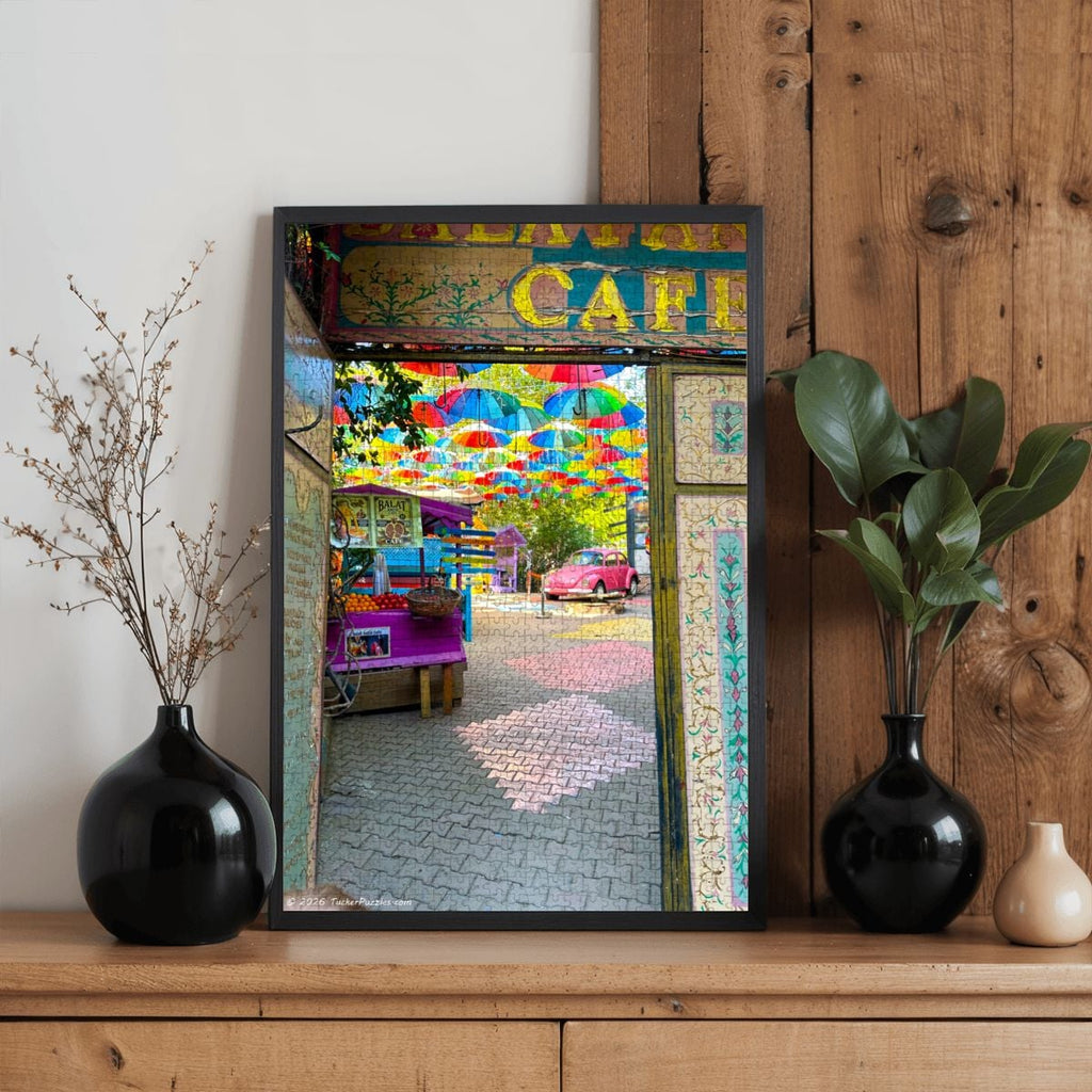 Cafe Fener-Balat, Istanbul Wooden Jigsaw Puzzle 1000 pcs (Vertical)